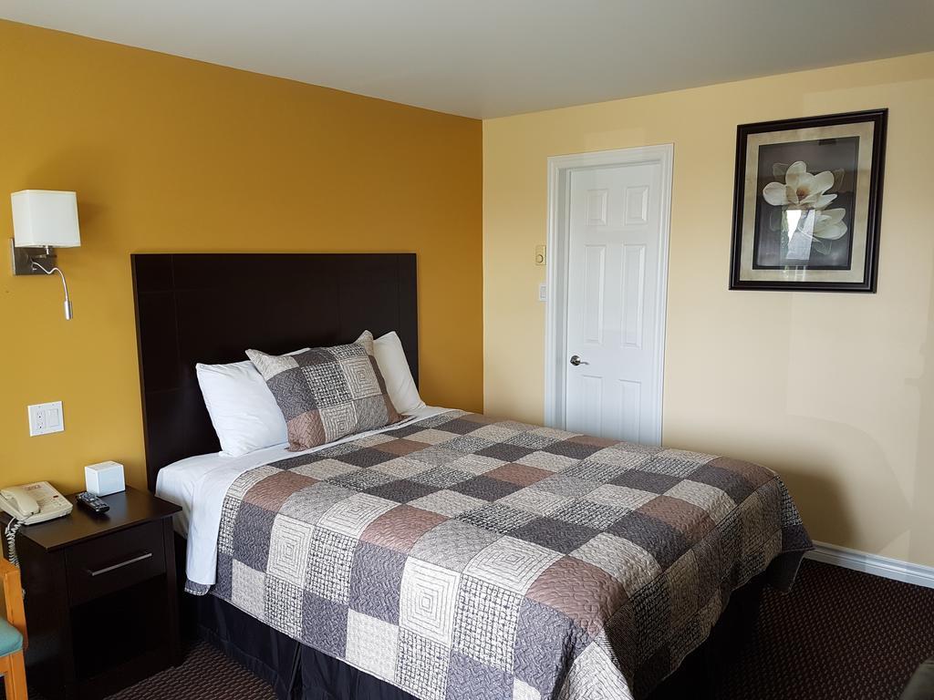 Fox Motor Inn Greater Napanee Zimmer foto